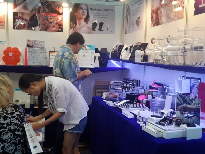 Weitu Display at an international beauty trade show